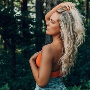 Meet your Posher, Elyse